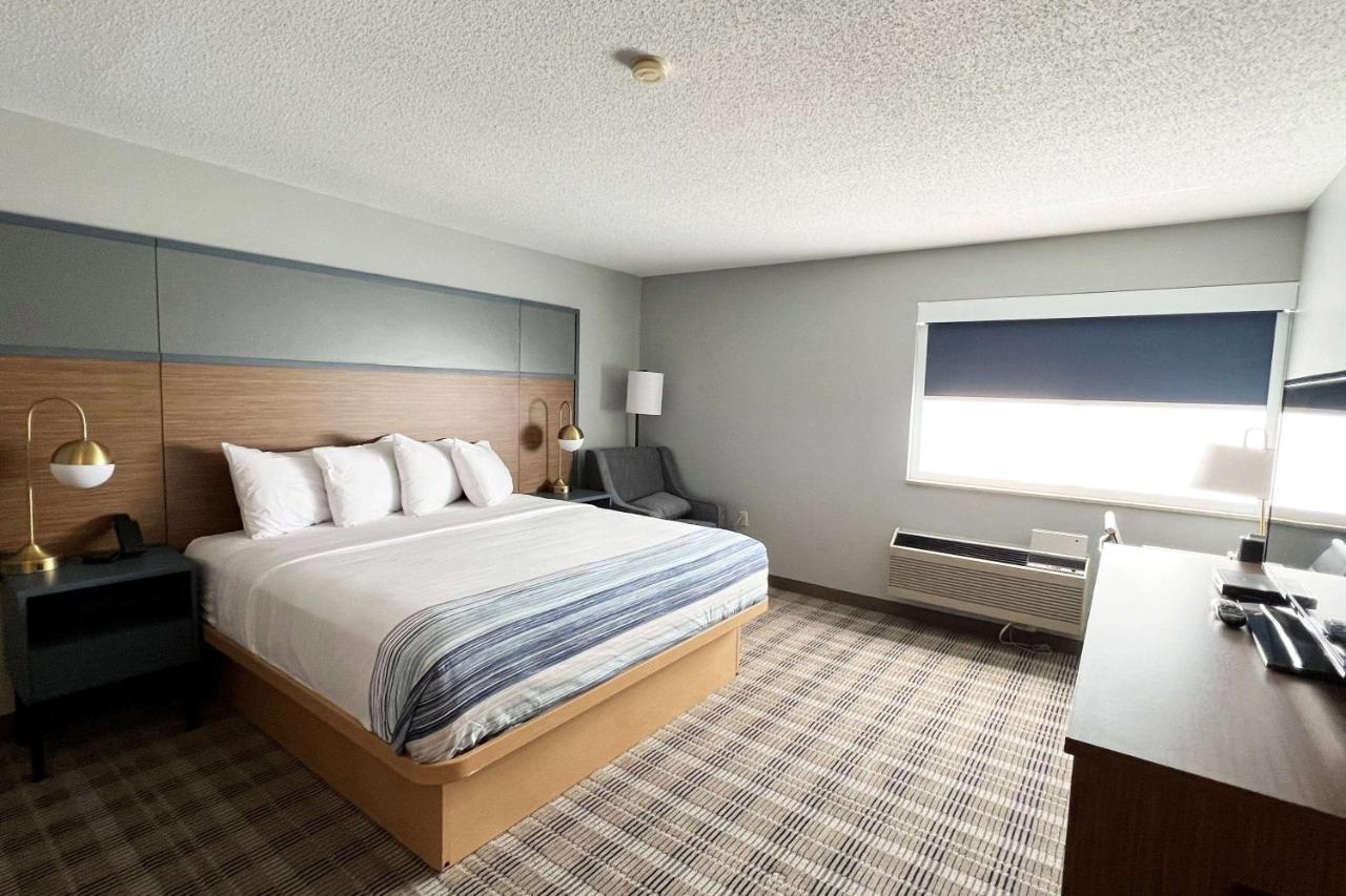 Americinn By Wyndham Marshfield Exteriör bild