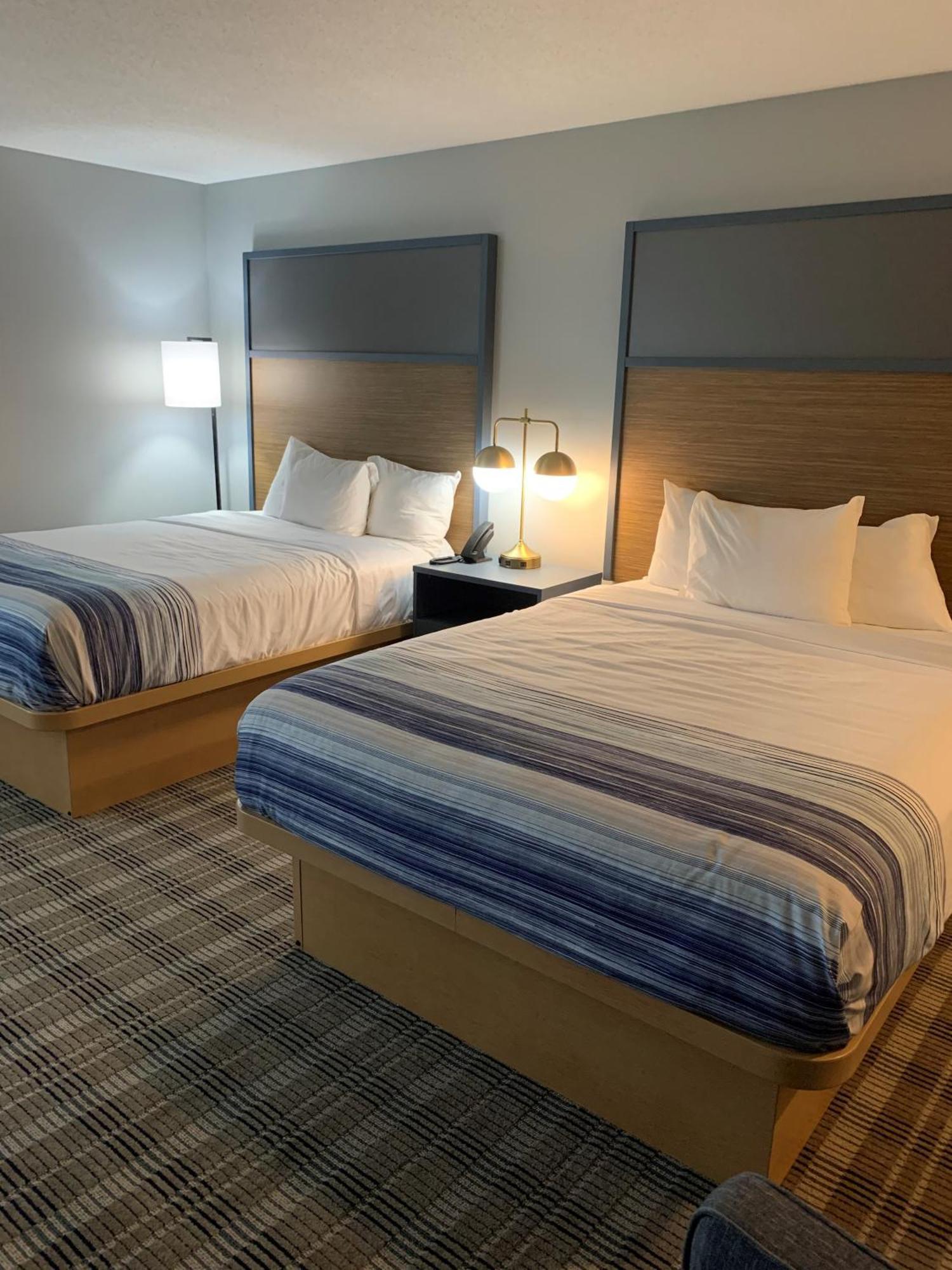 Americinn By Wyndham Marshfield Exteriör bild
